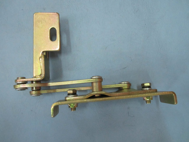 Charnière (quatre liens + à droite)