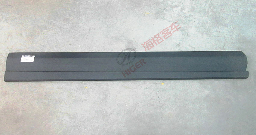 Anti-scratch strip on the left middle side