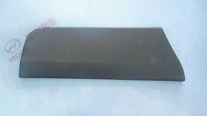 Left rear side surrounding anti-scratch strip rear section