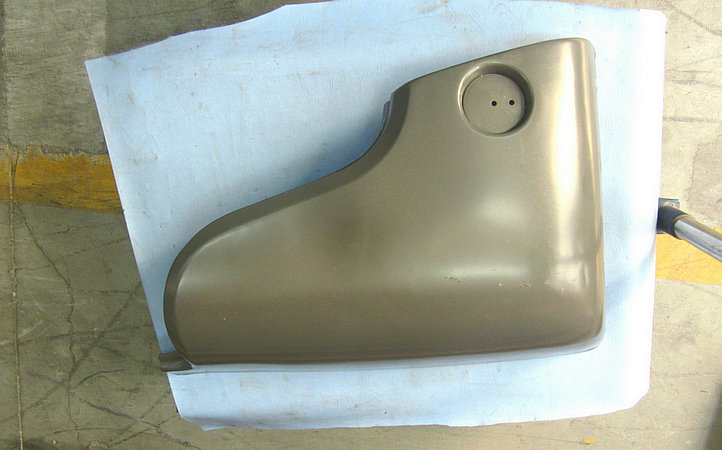 Rear panel corner wrapping (left)