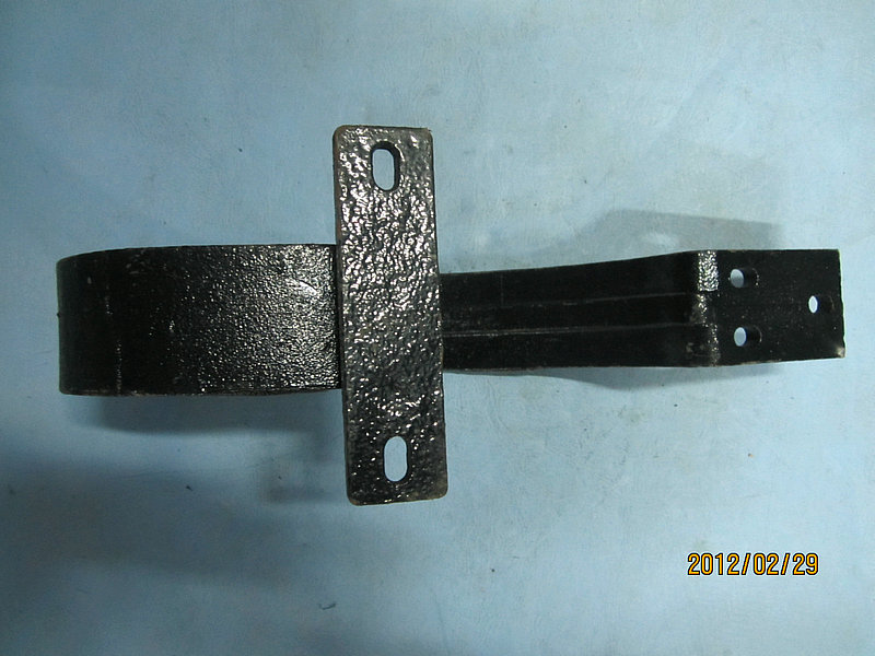 Hinge (curved arm)