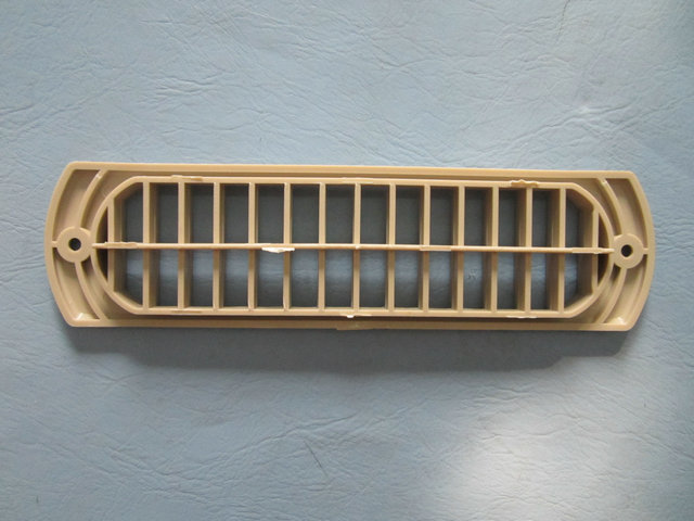 Air outlet (long strips are not adjustable)-1