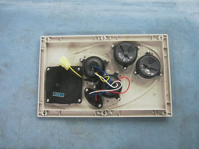 Воздушная выпускная труба (правая, светло-серый, регулируемый глазами и огнями)