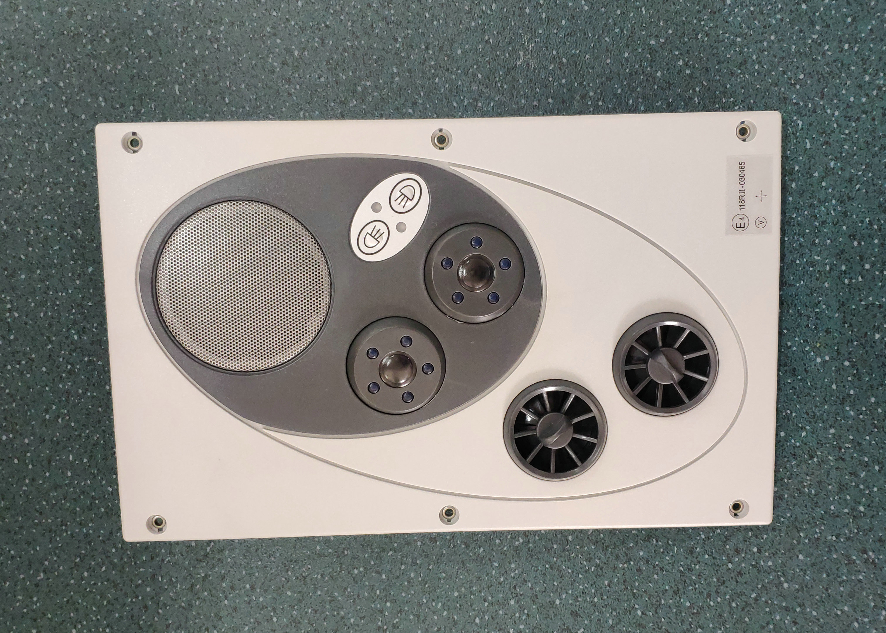 Air outlet (left, light gray adjustable with eyes and lights)