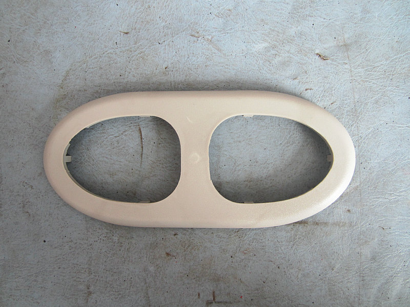 Air outlet (eyes are gray and adjustable)