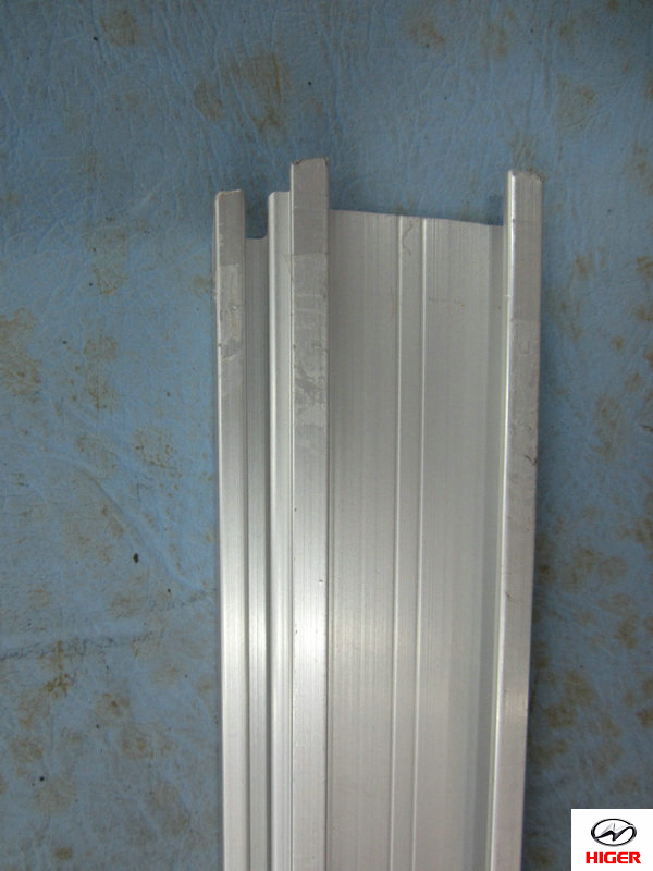 Алюминиевый профиль (задняя панель двери)