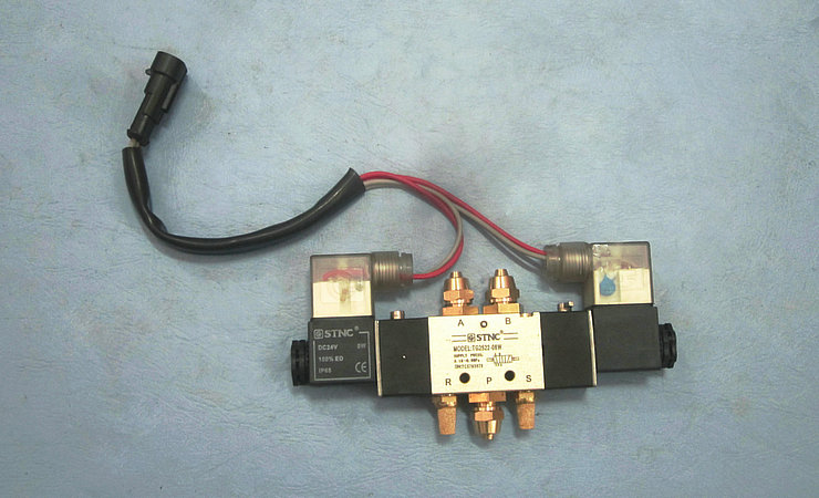 Соленоидный клапан дверного насоса