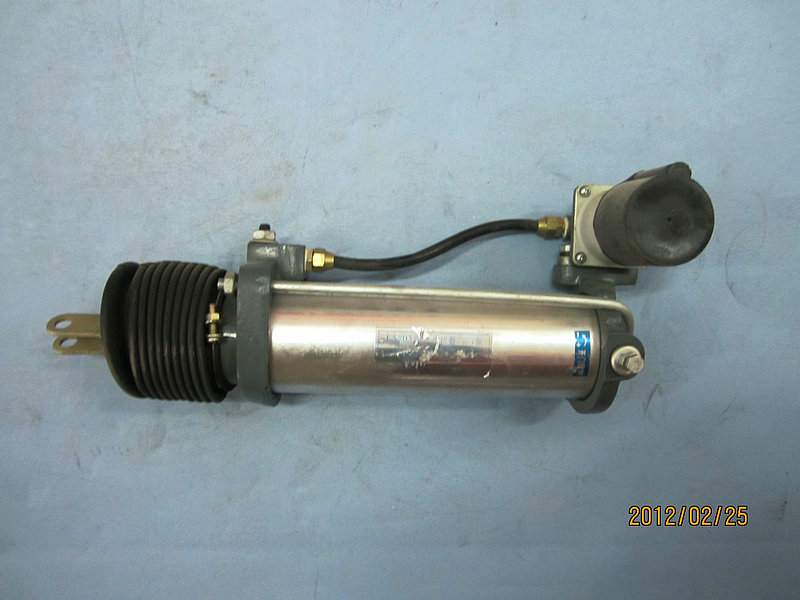 Door pump assembly (pneumatic folding)