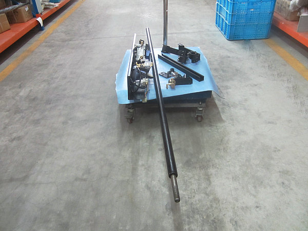 2.11.3 Нагнетательный насос в сборе (передняя дверь для пассажиров)