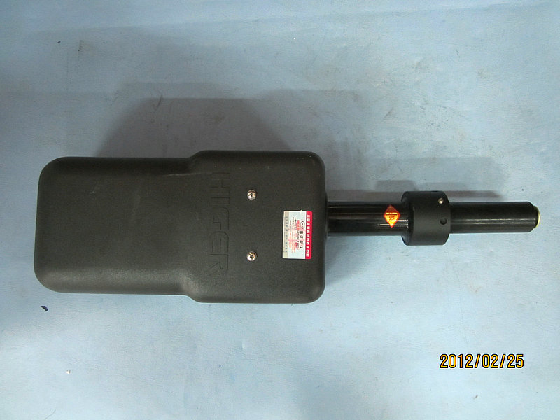 Нагнетательный насос внешней подменной двери в сборе