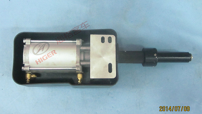 Assemblage de la pompe à porte battante extérieure