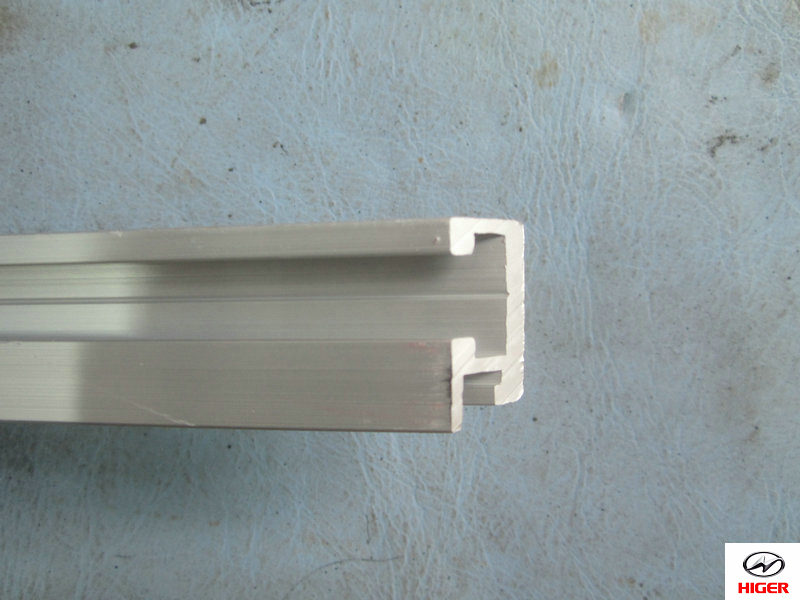 Алюминиевый профиль (задняя часть дверной рамы)