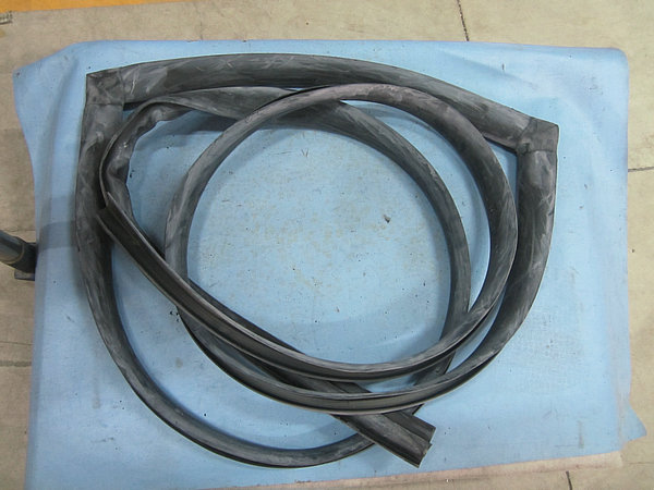 Glue strip (door panel sealing strip)-1