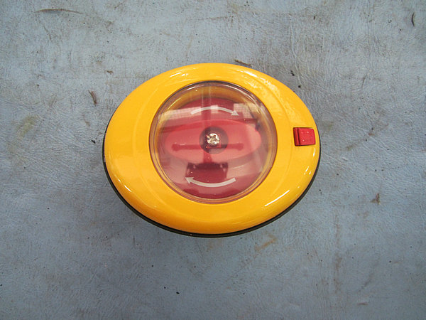 Emergency valve (outer outboard flap type)