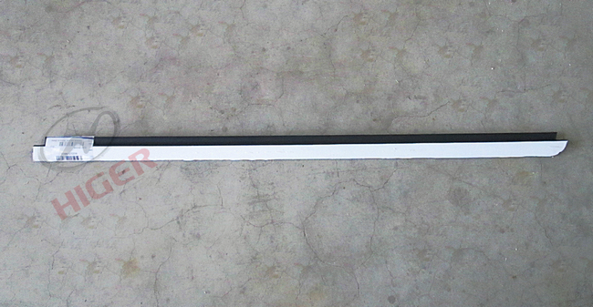 Eau coupée à l'extérieur de la porte d'entrée gauche