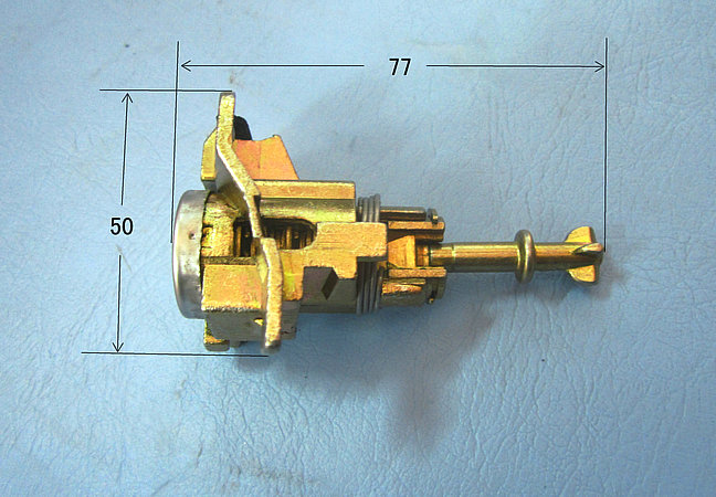 Left front door lock assembly