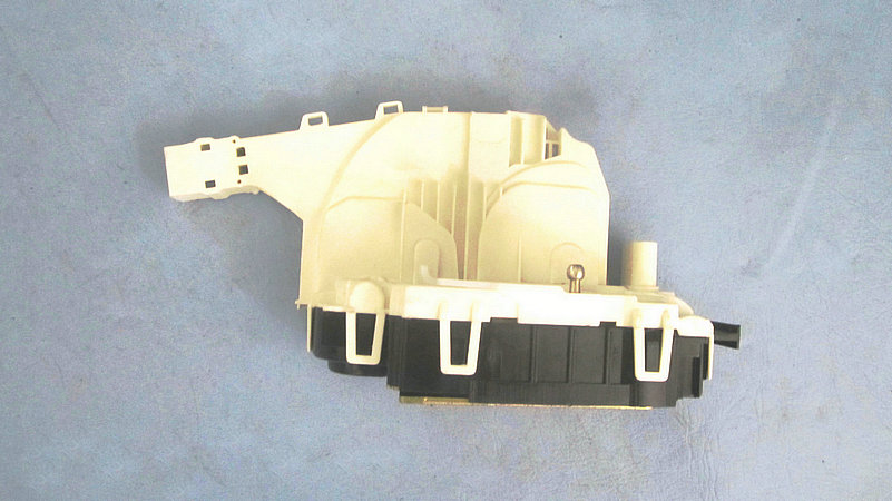 Door lock assembly (left front door central control lock)