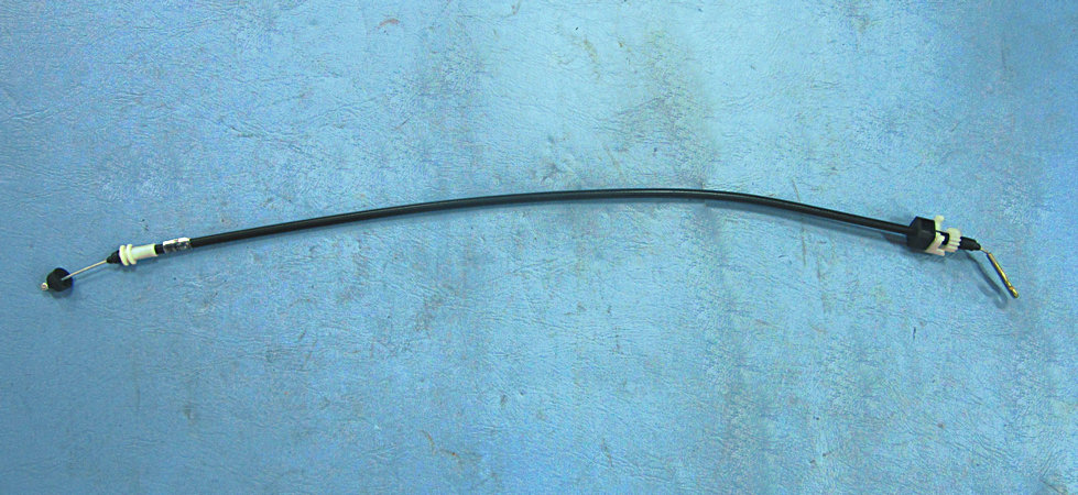 Открытие и вытягивание сборки за пределами левой передней двери