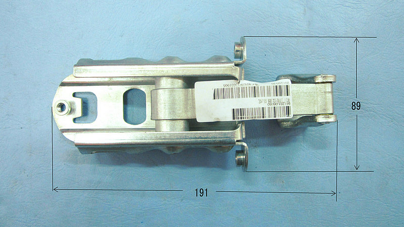 Front door limiter assembly