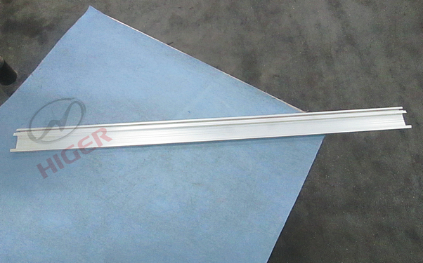 Алюминиевый профиль (дверная панель-верхняя панель)
