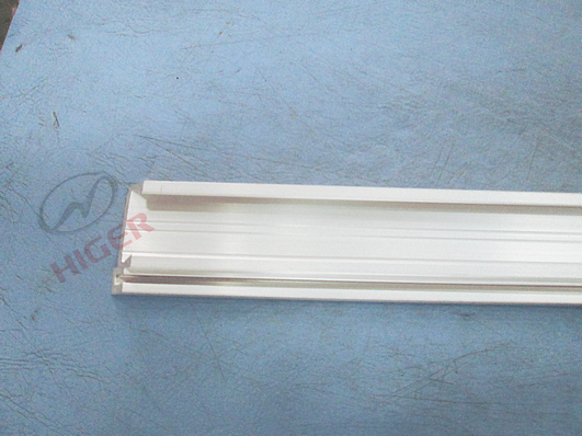 Profilé en aluminium (cadre de porte)