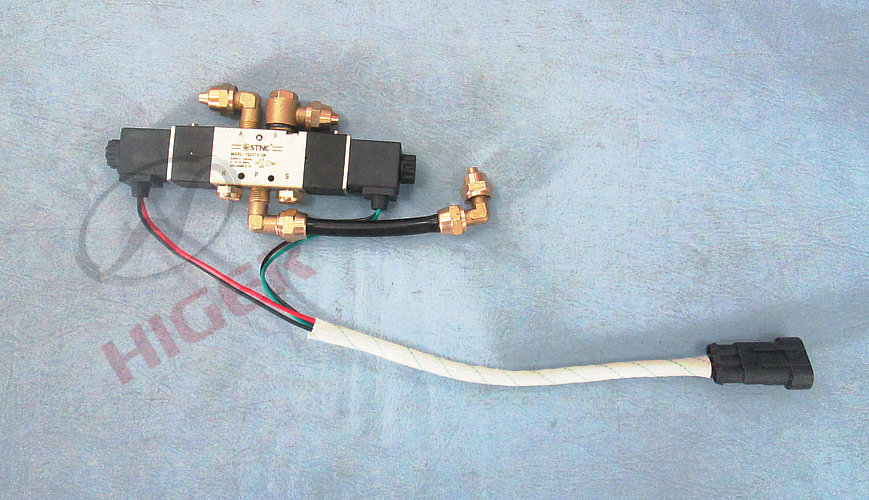 Door pump solenoid valve