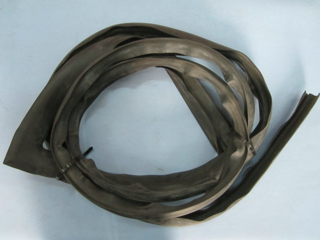 Sealing strip (middle door frame rubber)