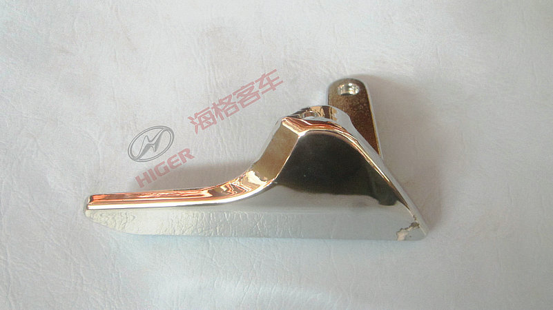 Door lock and handle (right hand pulling the door opening wire)