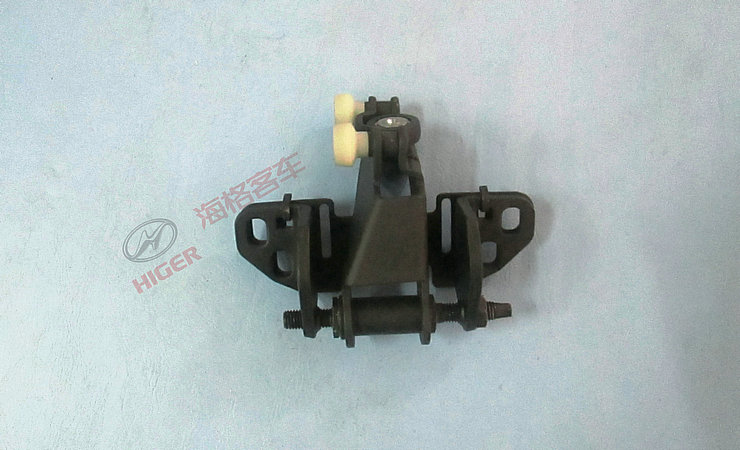 Hinge assembly in the side sliding door