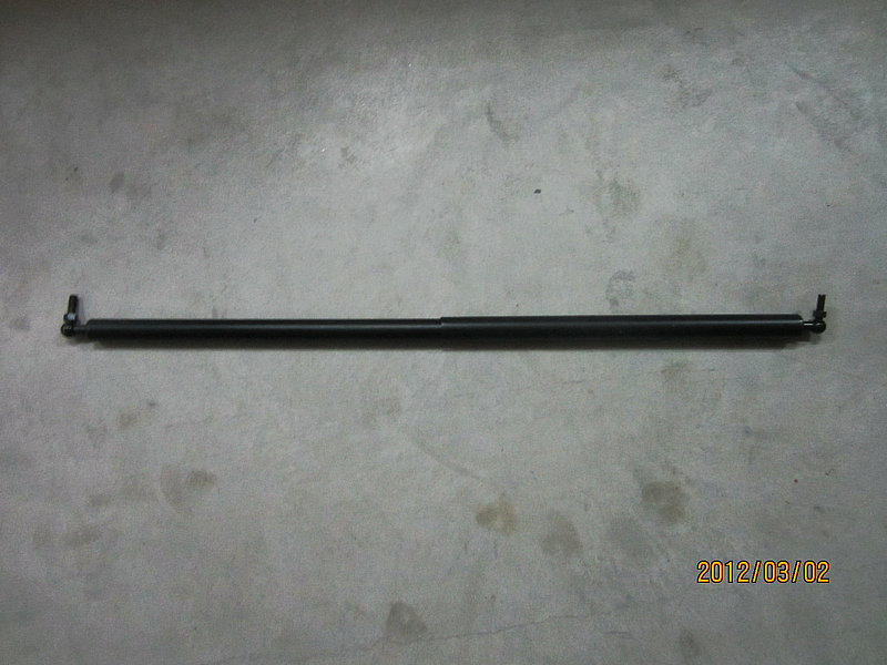 Ressort à gaz (330-751/400N porte du compartiment arrière)