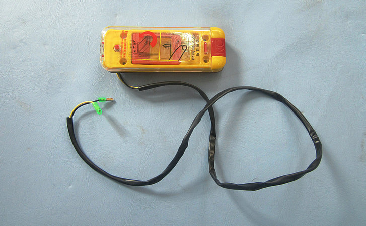 Handle (open inside the emergency door)