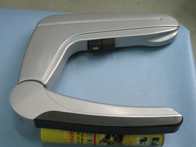 DK02 left hand armrest (right seat)-1