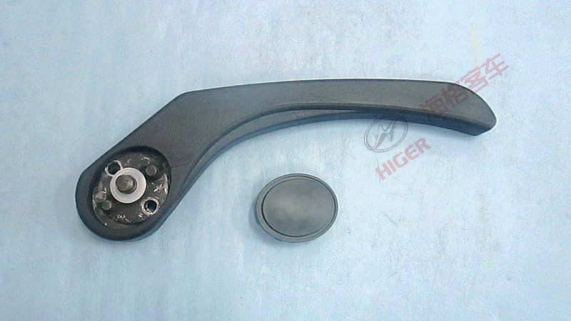 Подлокотник левого сиденья