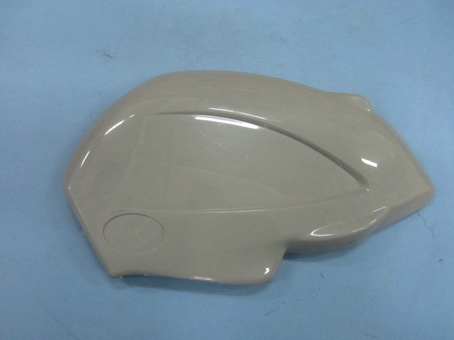 Right seat armrest seal (two-point seat belt)