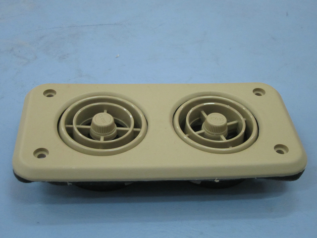 Sortie d'air (les yeux gris clair peuvent être ajustés)