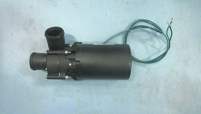 Montage de la pompe à eau