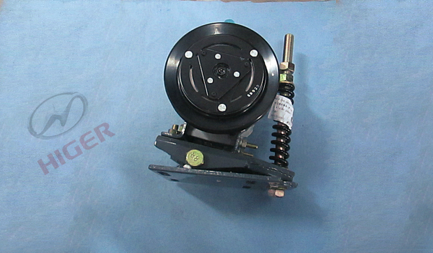 Компрессор и скобка (слева от Тончуанга)-1