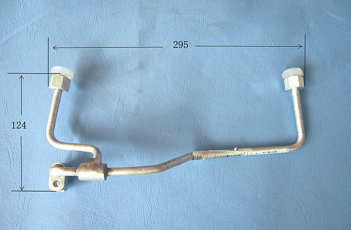 Condenser liquid outlet tee