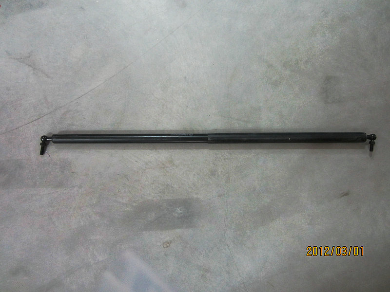 Ressort à gaz (330-751/500N porte du compartiment arrière)