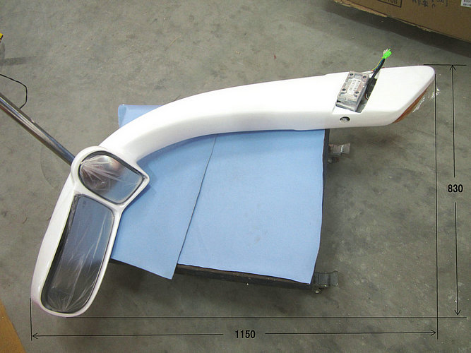 Rétroviseur extérieur (Shenshi Electric à droite)