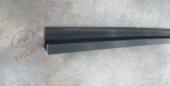 Расходная цистерна (спереди слева)-1