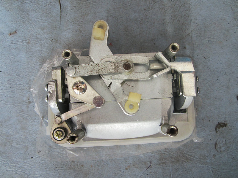 Cabin door lock assembly (luck)-1