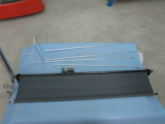 Pare-soleil (partie gauche de la fenêtre avant)-1