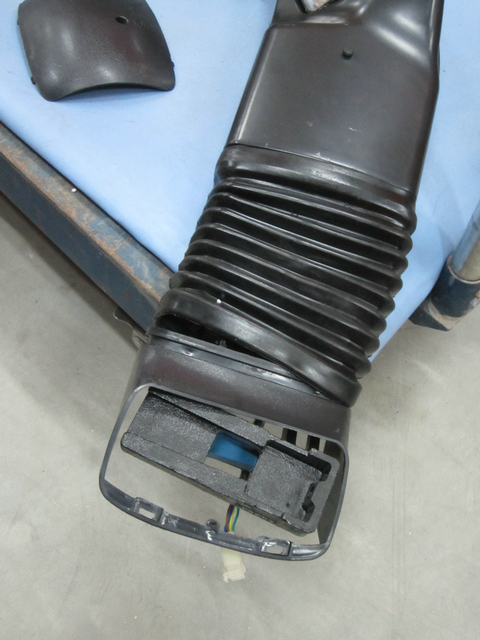 Rétroviseur extérieur (éclairage électrique à droite le matin)-2