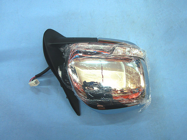 Exterior rearview mirror (right outside)