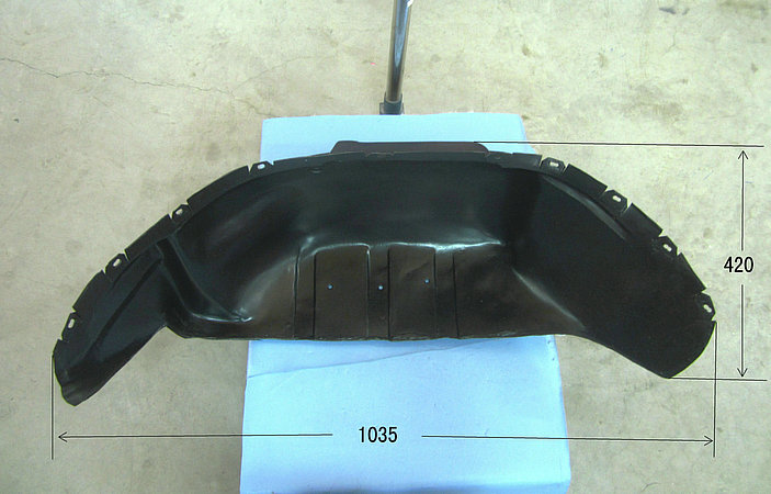 Right rear wheel cover