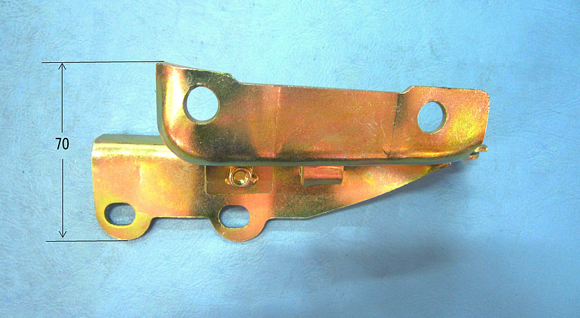 Charnière gauche du couvercle du moteur-1