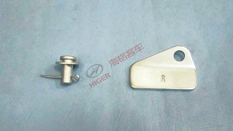 Montage de l'étrier d'air (câble avant droit)