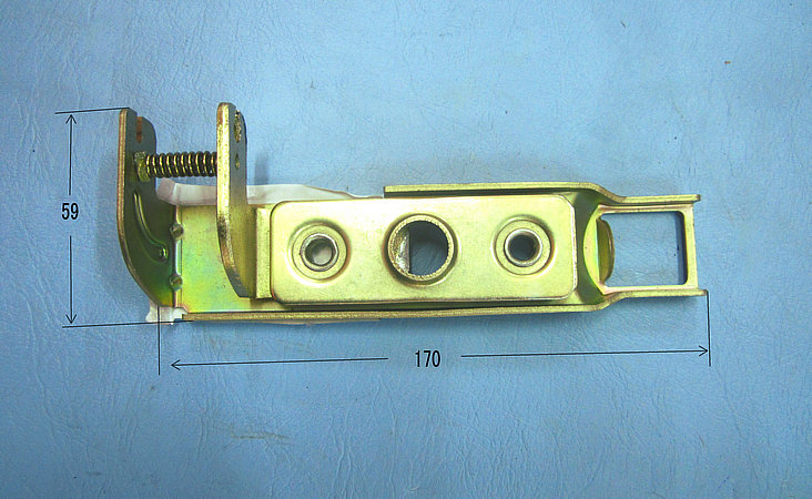 Assemblage de serrures de sous-bonnet