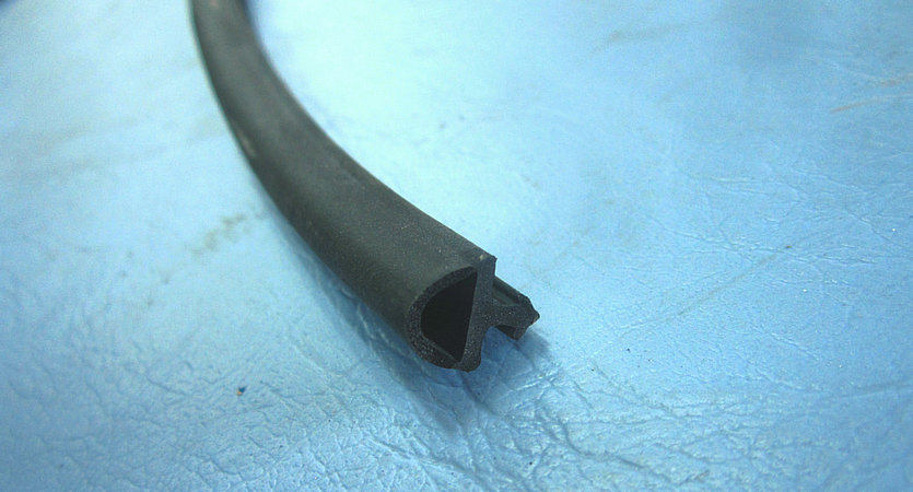 Glue strip (sealed)-1